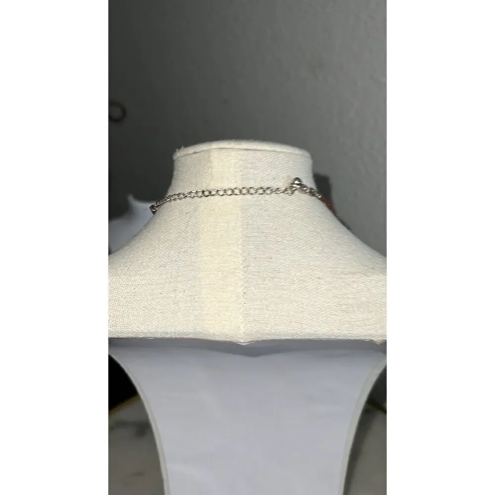 Pendant Necklace boho silver tone green beige choker 8.5” - Picture 3 of 4